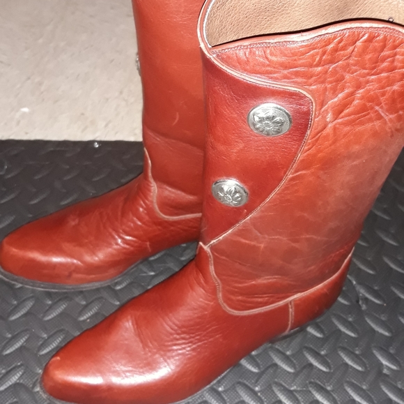 Tony Lama - Picture 3 of 3